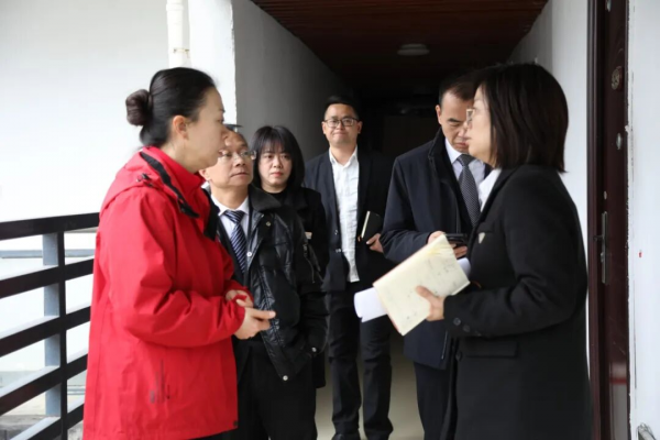 校党委书记刘维佳开展校园安全工作调研